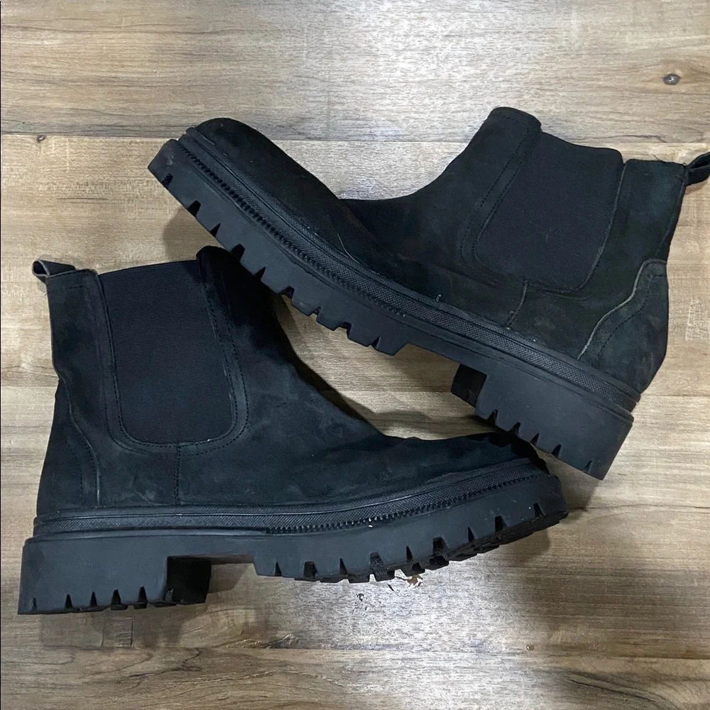 Black Chunky Chelsea Boots - Picture 2 of 8